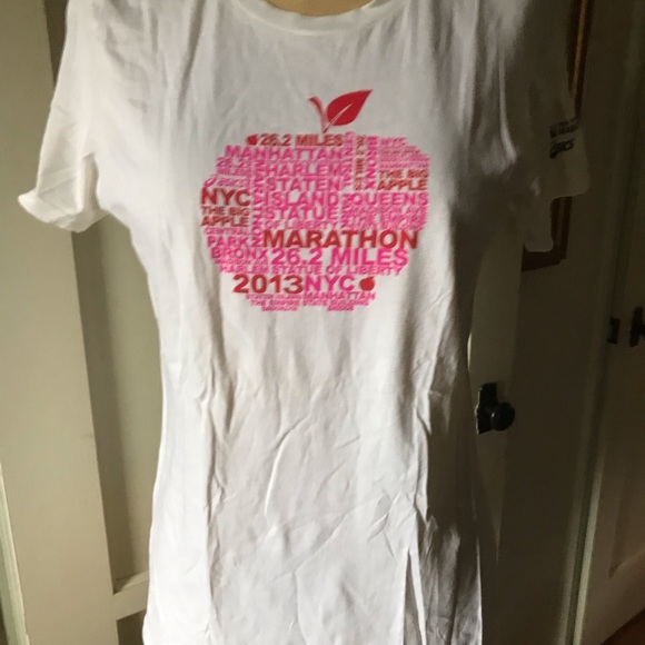 2014 NYC marathon ladies T shirt, great logo, collectibles - Picture 6 of 7